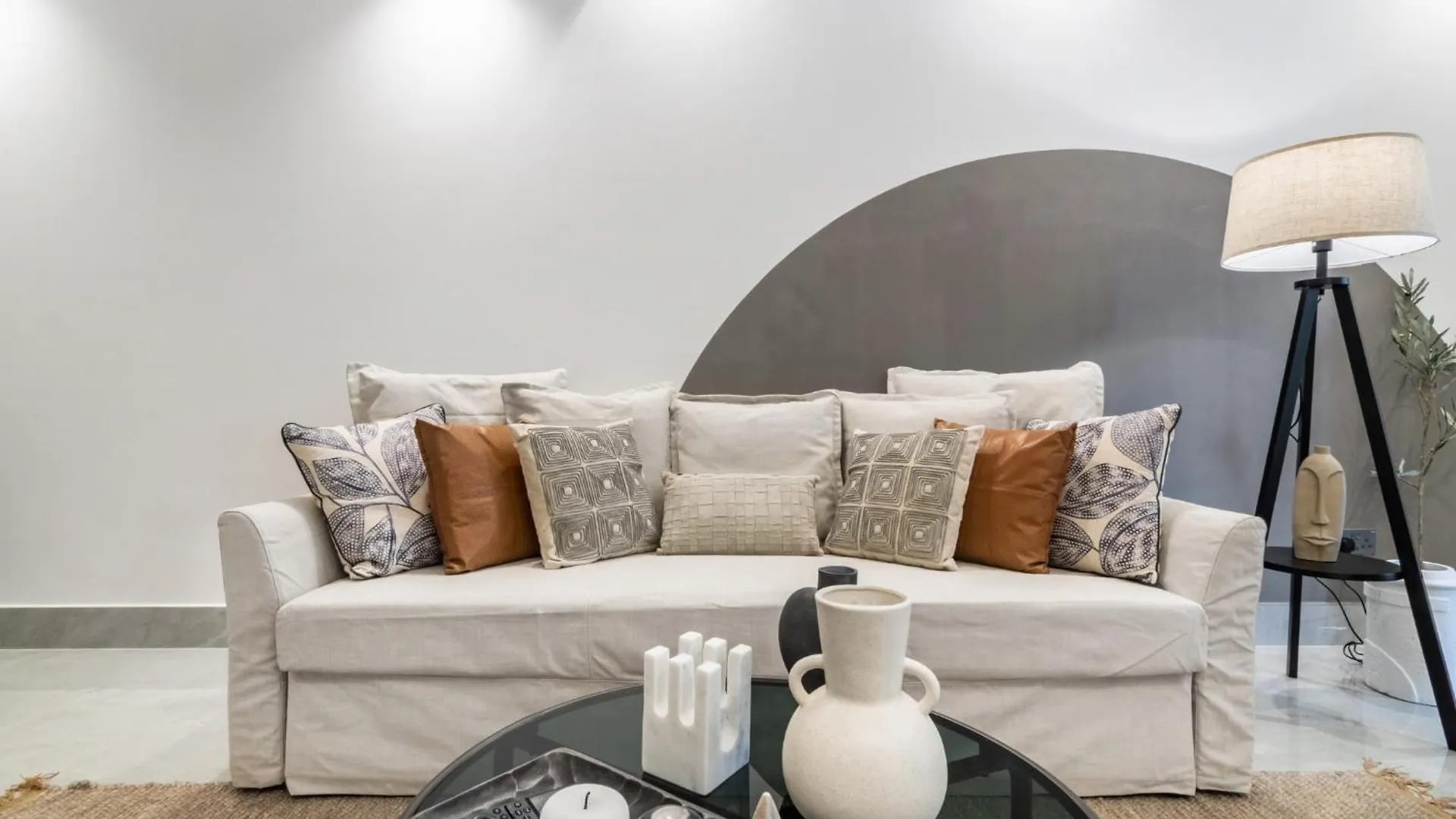 The Smart Concierge - Reehan 8 Dubai 0*,  United Arab Emirates