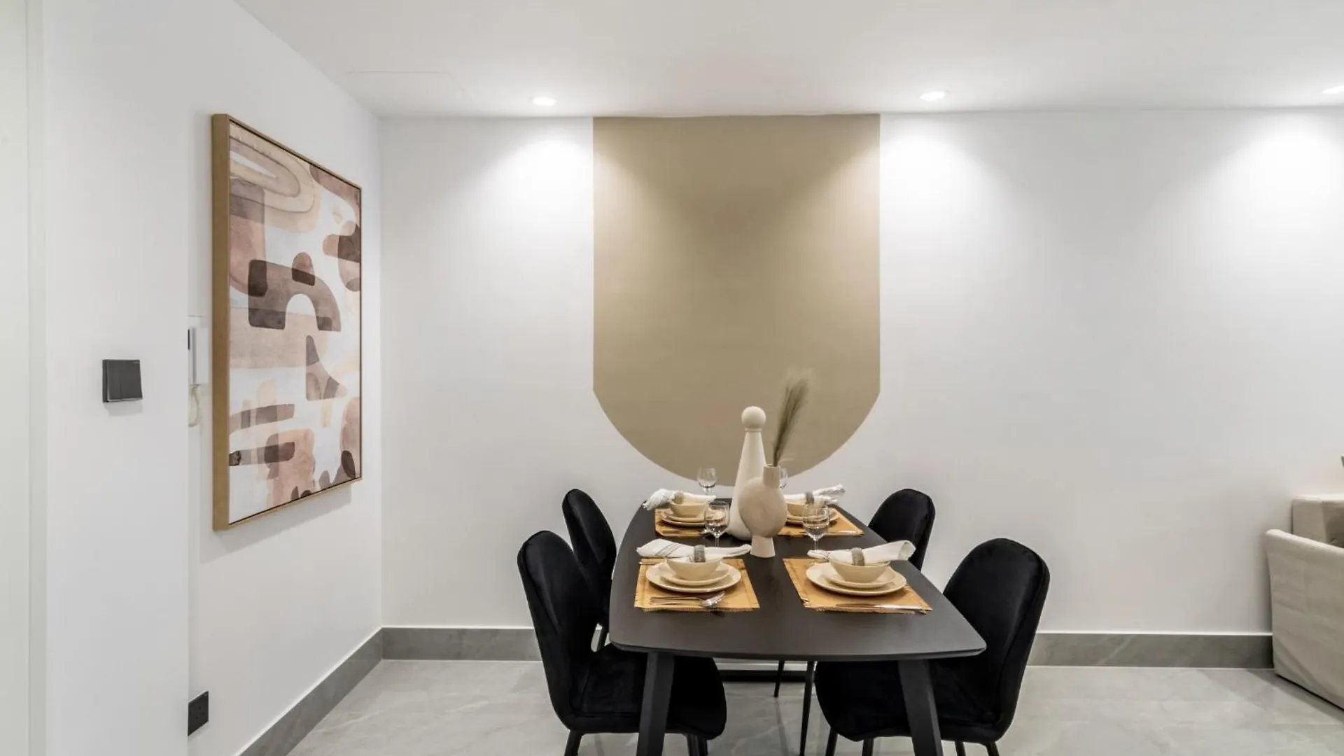 The Smart Concierge - Reehan 8 Dubai 0*,  United Arab Emirates